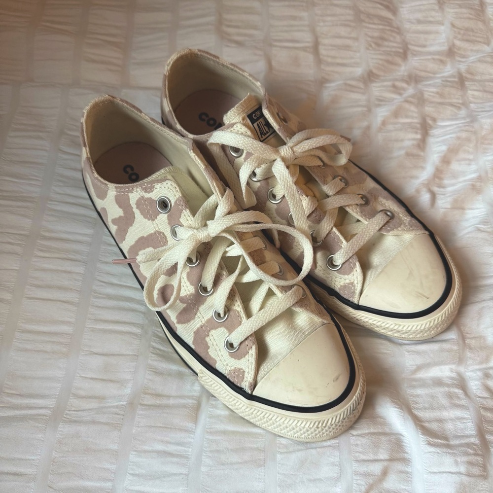 Converse women’s cream and grey